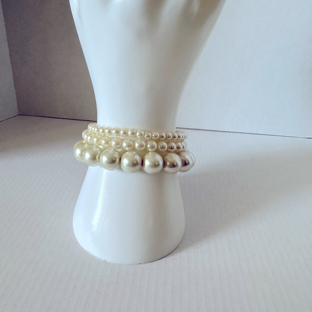 Faux pearl stretch bracelet set of 3 - Picture 1 of 8